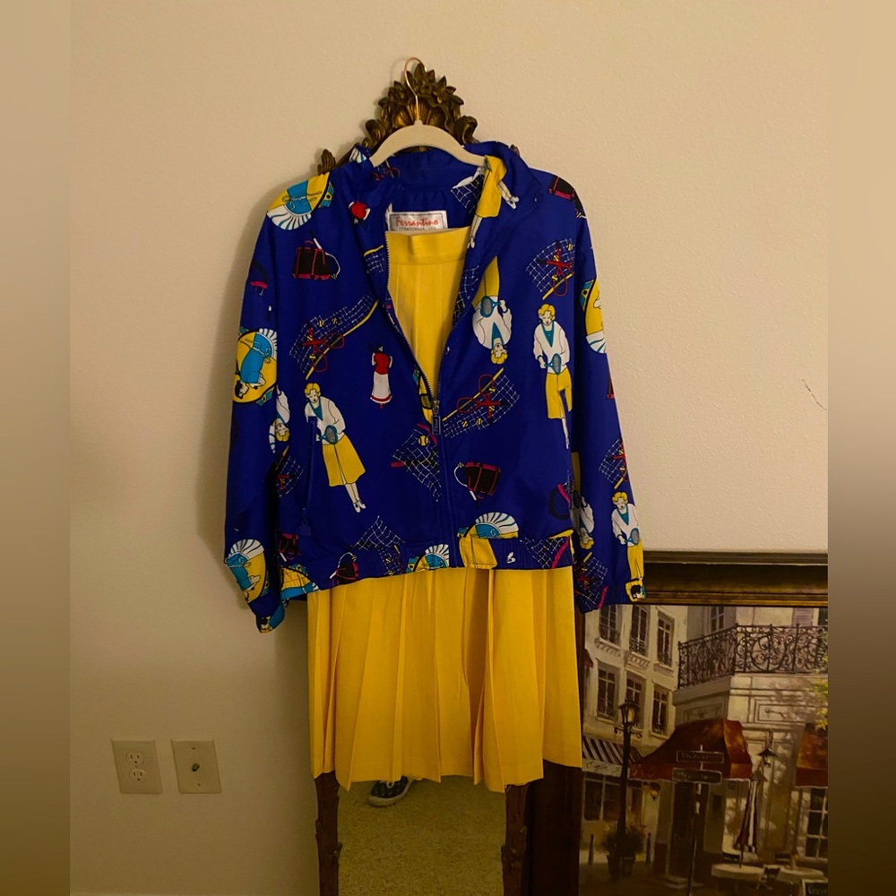 Ferrantino original Vintage 80’s vintage  woman’s size M, bomber, zip up jacket